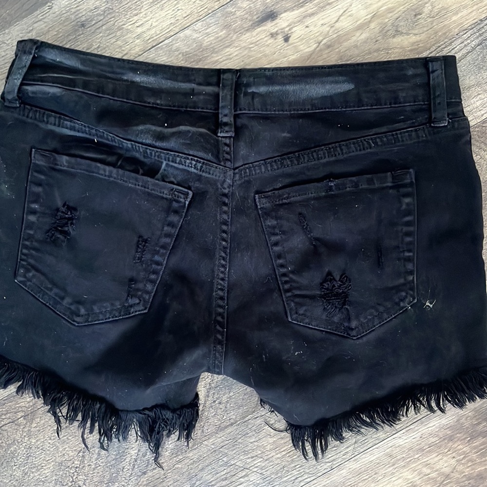 shorts - Picture 3 of 3